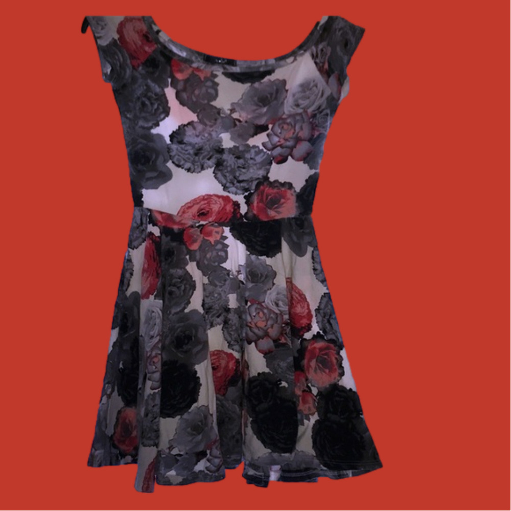 Super cute and soft Papaya dress M